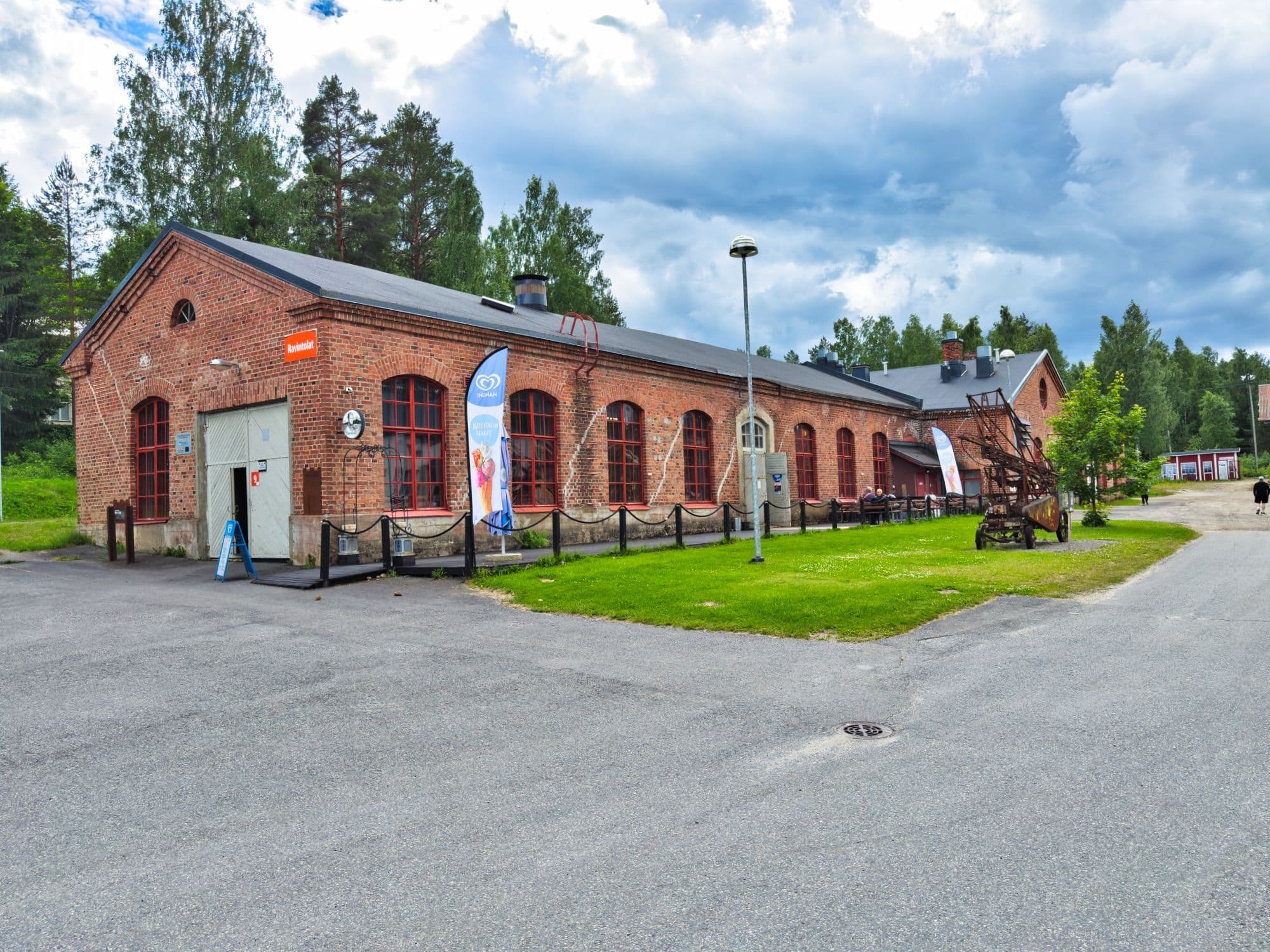 Tervetuloa syömään, kahville tai ihan vain tutustumaan.
